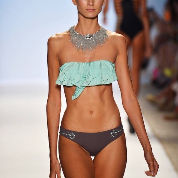 L*Space Bikini Swim Bandeau Top Hipster Bottom - Picture 12 of 13